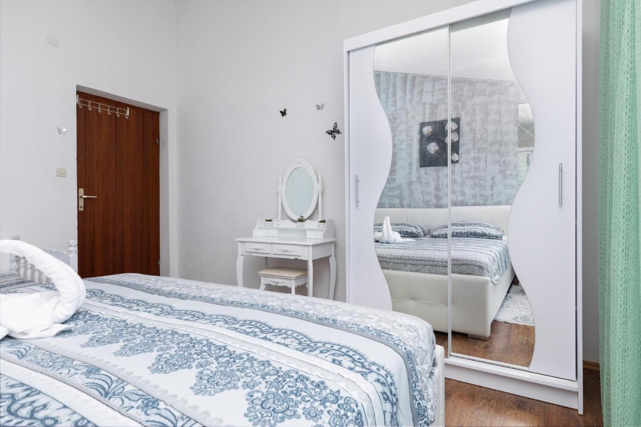 Apartments Marijo Mimice Luaran gambar